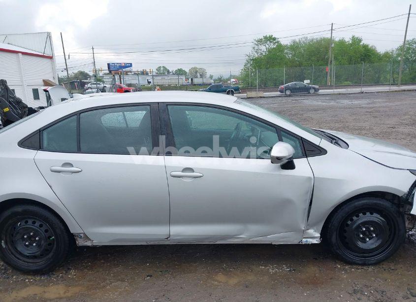 Photo 14 of 2021 Toyota Corolla LE (VIN 5YFEPMAE1MP243895)