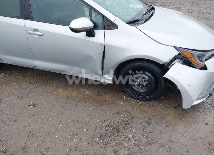 Photo 6 of 2021 Toyota Corolla LE (VIN 5YFEPMAE1MP243895)