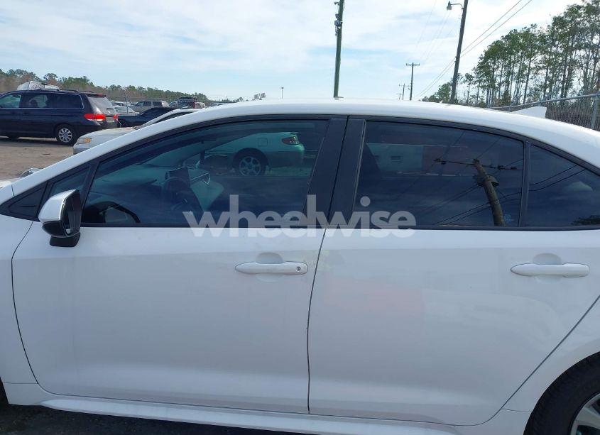 Photo 15 of 2021 Toyota Corolla LE (VIN 5YFEPMAE1MP249194)
