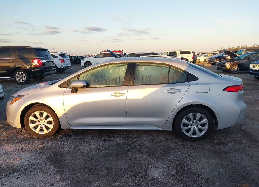 Photo 14 of 2021 Toyota Corolla LE (VIN 5YFEPMAE1MP256887)