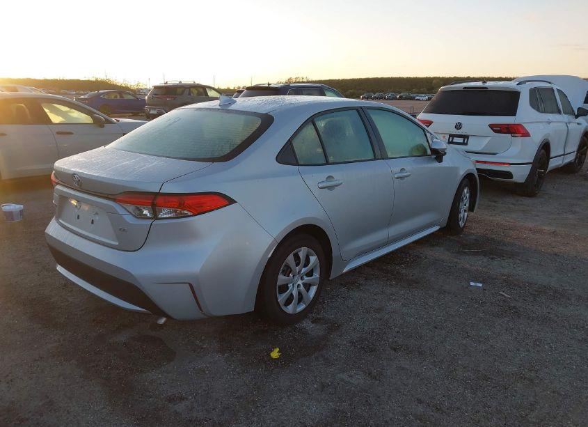 Photo 4 of 2021 Toyota Corolla LE (VIN 5YFEPMAE1MP256887)
