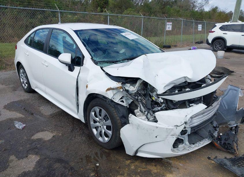 2021 Toyota Corolla LE (VIN 5YFEPMAE1MP257005) main photo