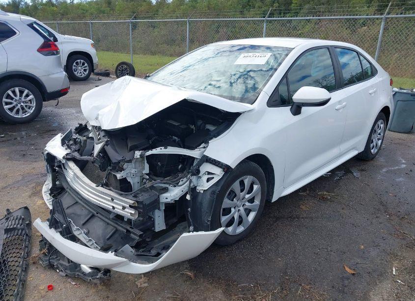 Photo 2 of 2021 Toyota Corolla LE (VIN 5YFEPMAE1MP257005)