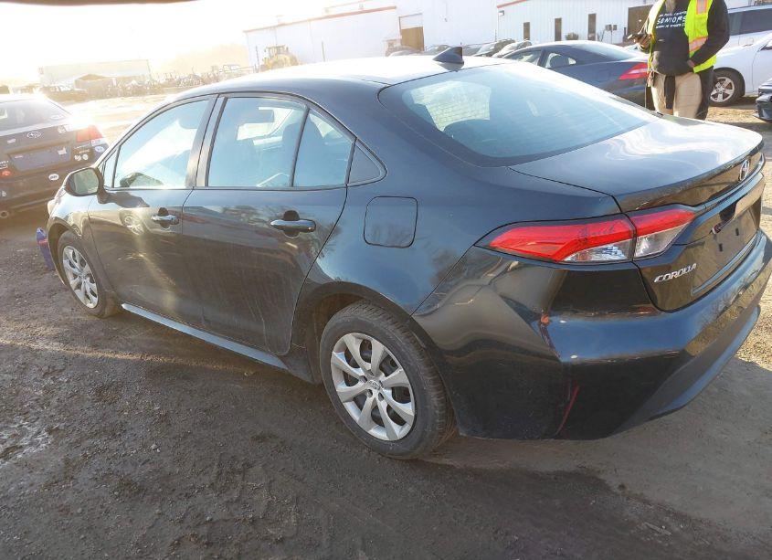 Photo 3 of 2021 Toyota Corolla LE (VIN 5YFEPMAE1MP257912)