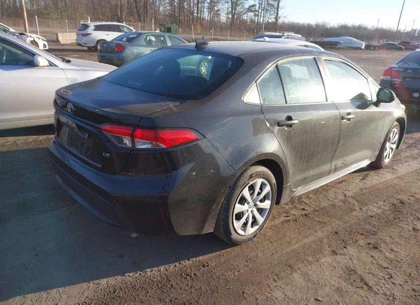 Photo 4 of 2021 Toyota Corolla LE (VIN 5YFEPMAE1MP257912)