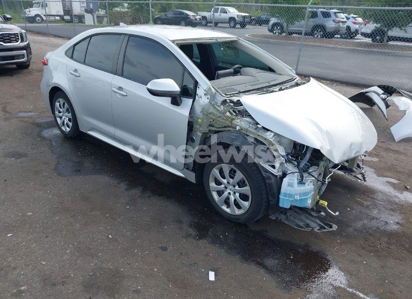 2021 Toyota Corolla LE (VIN 5YFEPMAE1MP263743) main photo