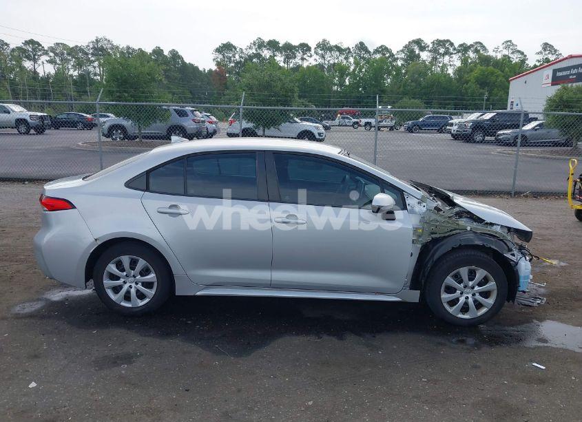 Photo 14 of 2021 Toyota Corolla LE (VIN 5YFEPMAE1MP263743)
