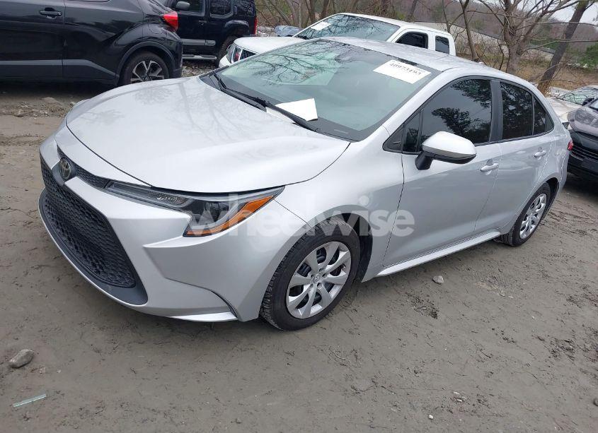 Photo 2 of 2022 Toyota Corolla LE (VIN 5YFEPMAE1NP288854)