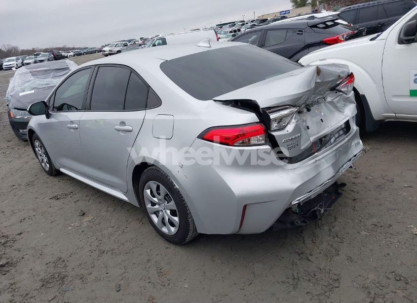 Photo 3 of 2022 Toyota Corolla LE (VIN 5YFEPMAE1NP288854)