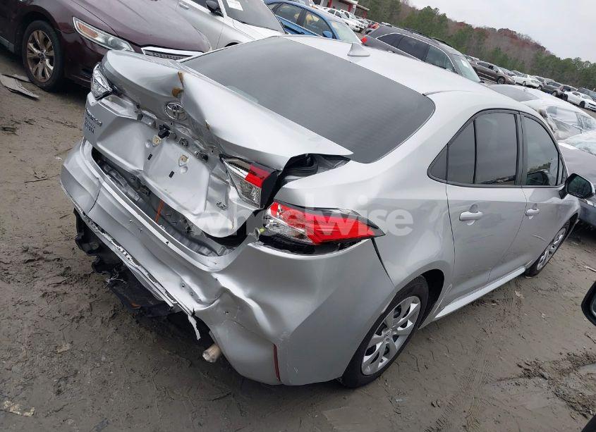 Photo 4 of 2022 Toyota Corolla LE (VIN 5YFEPMAE1NP288854)