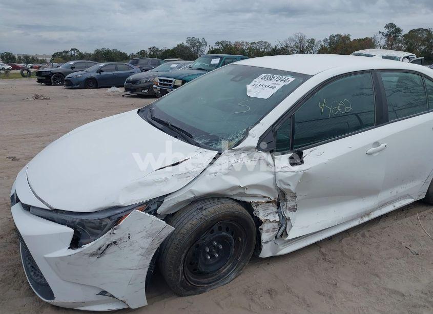 Photo 6 of 2022 Toyota Corolla LE (VIN 5YFEPMAE1NP307323)