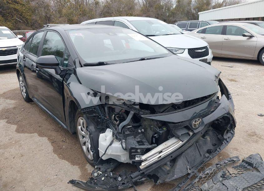 2022 Toyota Corolla LE (VIN 5YFEPMAE1NP325160) main photo