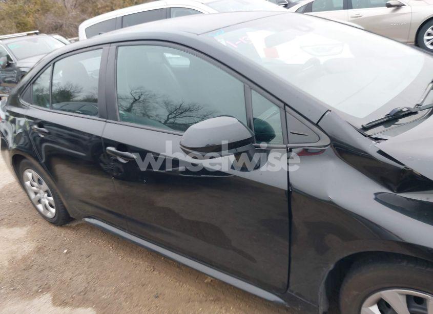 Photo 13 of 2022 Toyota Corolla LE (VIN 5YFEPMAE1NP325160)