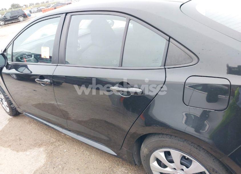 Photo 14 of 2022 Toyota Corolla LE (VIN 5YFEPMAE1NP325160)