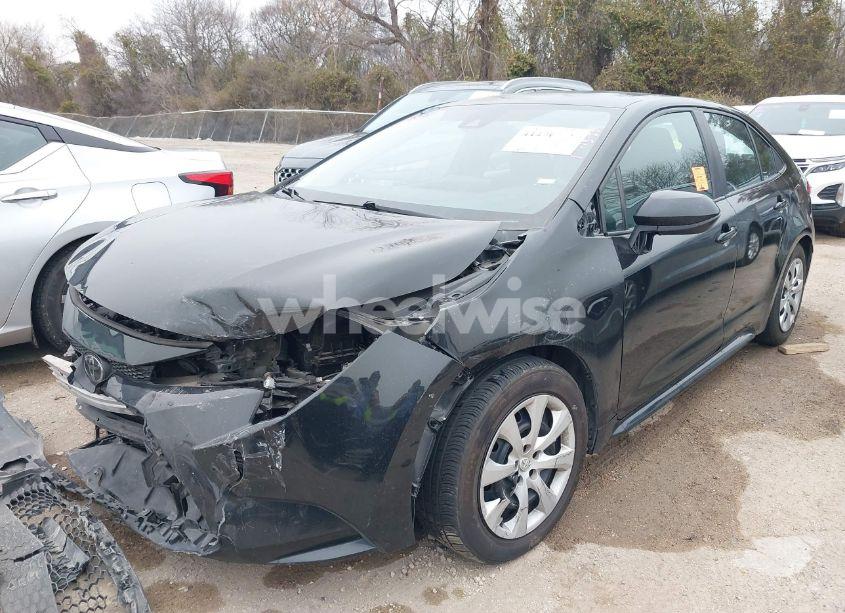 Photo 2 of 2022 Toyota Corolla LE (VIN 5YFEPMAE1NP325160)