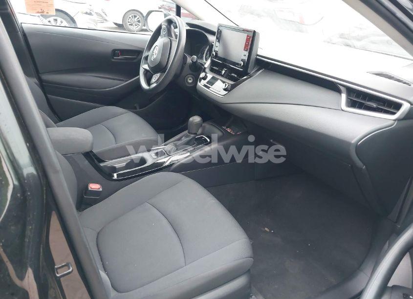 Photo 5 of 2022 Toyota Corolla LE (VIN 5YFEPMAE1NP325160)