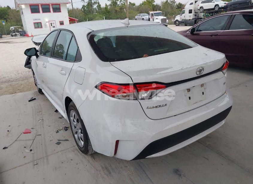 Photo 3 of 2022 Toyota Corolla LE (VIN 5YFEPMAE1NP328656)