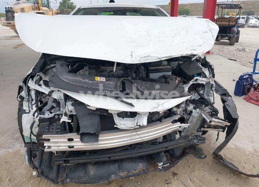 Photo 6 of 2022 Toyota Corolla LE (VIN 5YFEPMAE1NP328656)