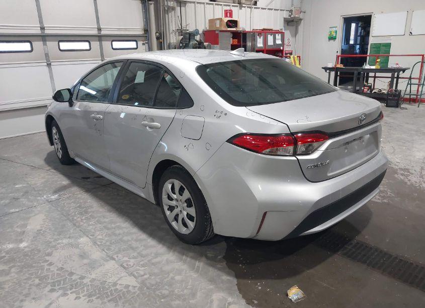 Photo 3 of 2022 Toyota Corolla LE (VIN 5YFEPMAE1NP332948)