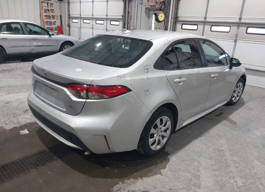 Photo 4 of 2022 Toyota Corolla LE (VIN 5YFEPMAE1NP332948)