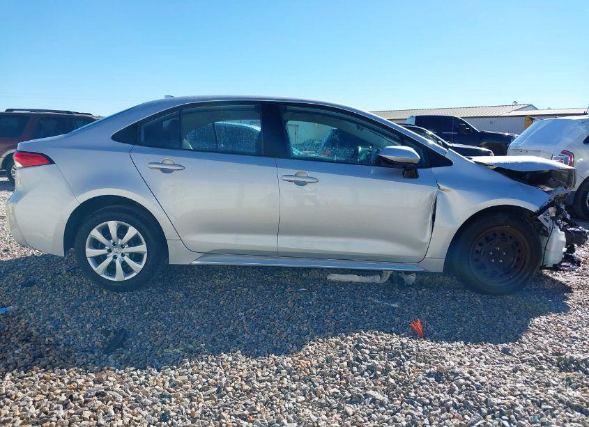 Photo 14 of 2022 Toyota Corolla LE (VIN 5YFEPMAE1NP332965)