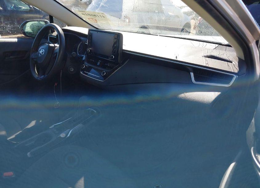 Photo 5 of 2022 Toyota Corolla LE (VIN 5YFEPMAE1NP332965)