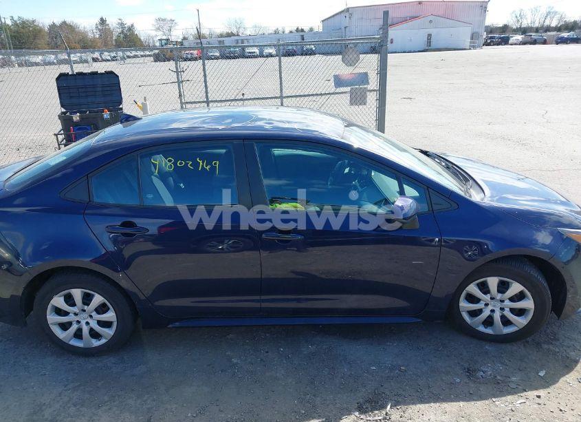 Photo 12 of 2022 Toyota Corolla LE (VIN 5YFEPMAE1NP334098)