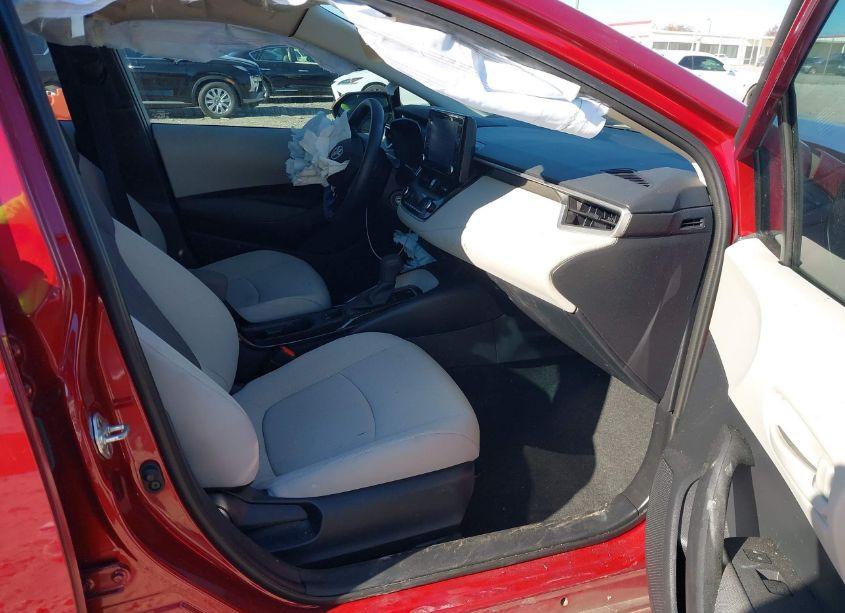 Photo 5 of 2022 Toyota Corolla LE (VIN 5YFEPMAE1NP335140)