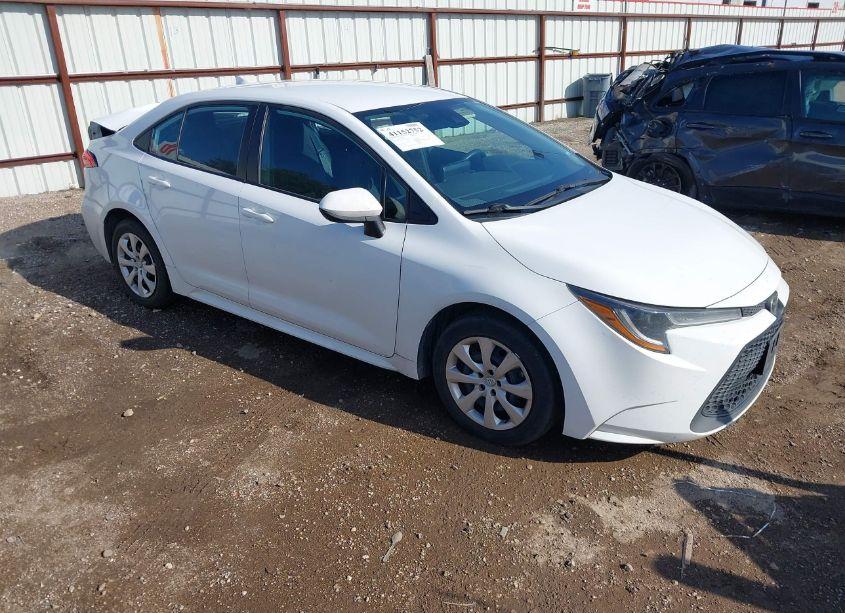 2022 Toyota Corolla LE (VIN 5YFEPMAE1NP339379) main photo