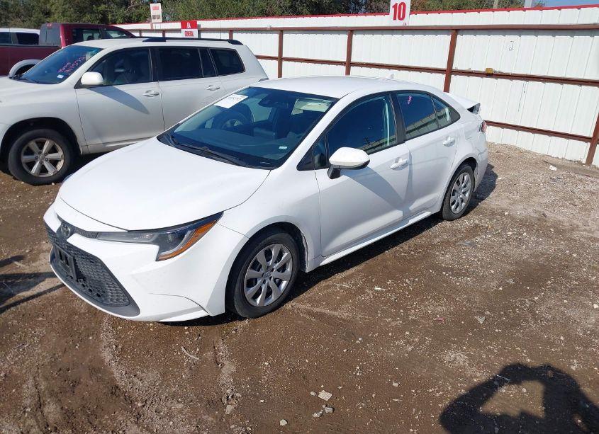 Photo 2 of 2022 Toyota Corolla LE (VIN 5YFEPMAE1NP339379)