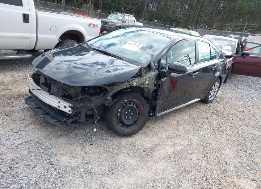 Photo 2 of 2022 Toyota Corolla LE (VIN 5YFEPMAE1NP358305)