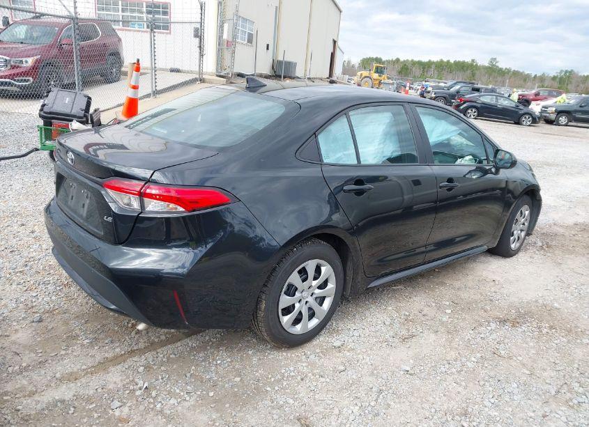 Photo 4 of 2022 Toyota Corolla LE (VIN 5YFEPMAE1NP358305)