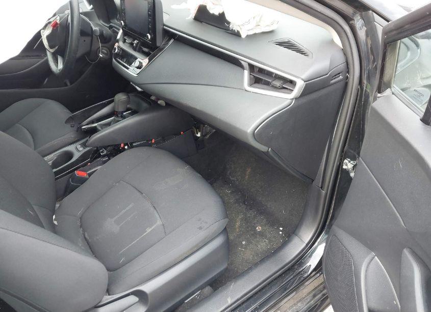 Photo 5 of 2022 Toyota Corolla LE (VIN 5YFEPMAE1NP358305)