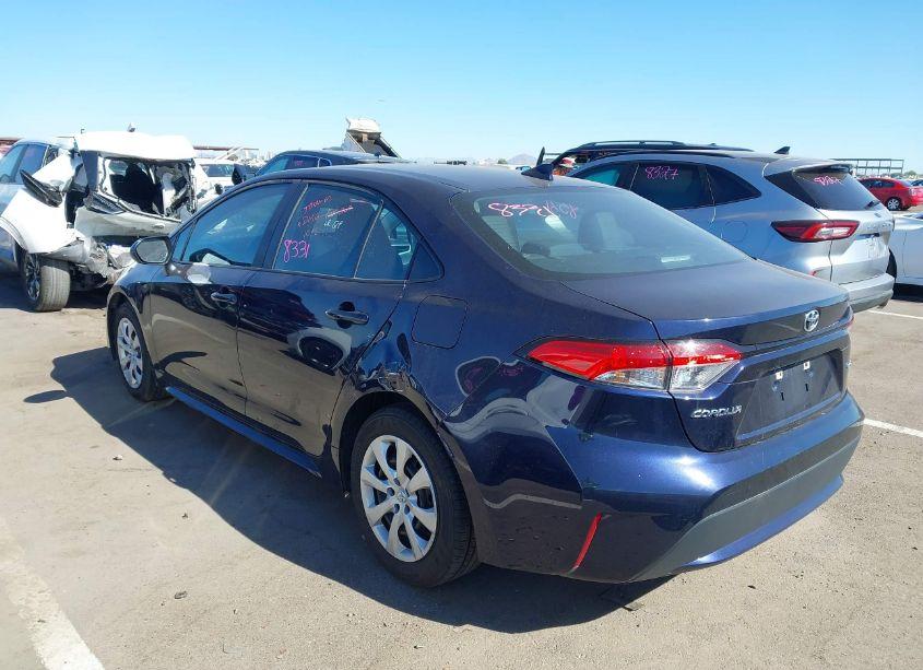 Photo 3 of 2022 Toyota Corolla LE (VIN 5YFEPMAE1NP368591)