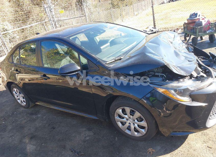 Photo 13 of 2022 Toyota Corolla LE (VIN 5YFEPMAE1NP372110)