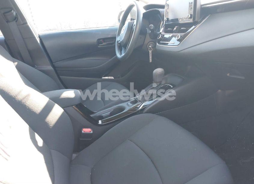 Photo 5 of 2022 Toyota Corolla LE (VIN 5YFEPMAE1NP372110)