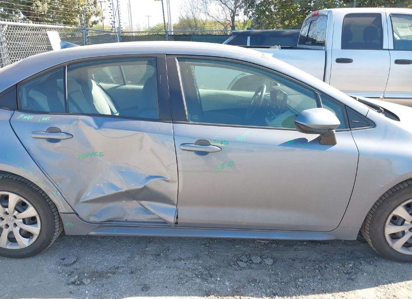 Photo 13 of 2022 Toyota Corolla LE (VIN 5YFEPMAE1NP372978)