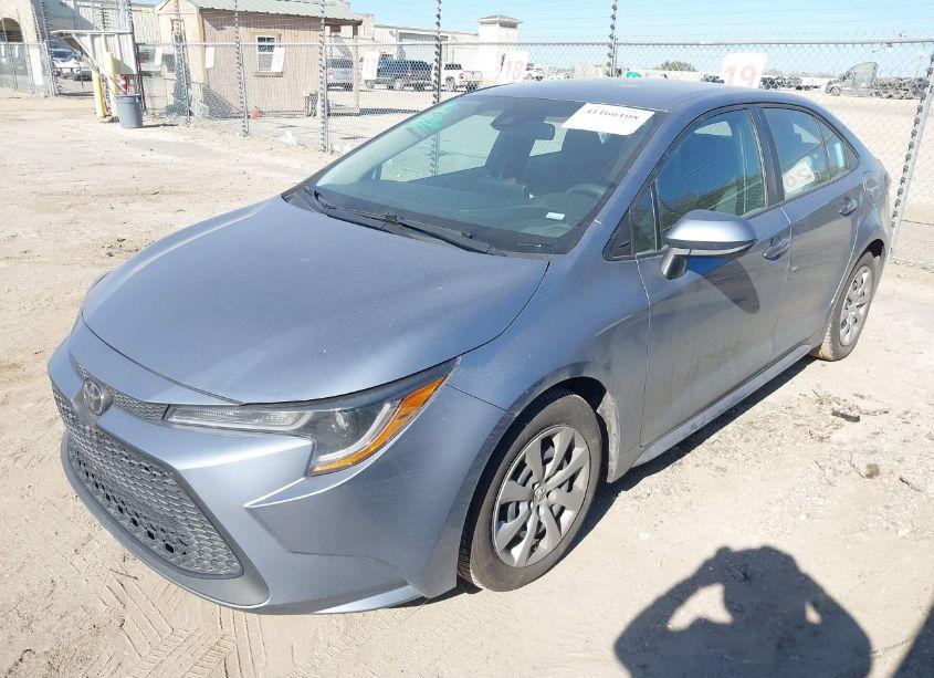 Photo 2 of 2022 Toyota Corolla LE (VIN 5YFEPMAE1NP372978)