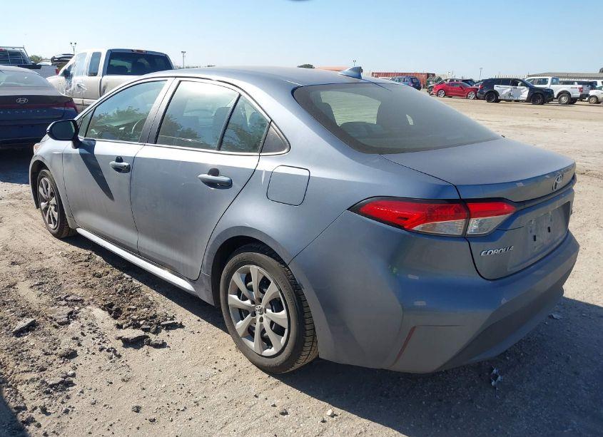 Photo 3 of 2022 Toyota Corolla LE (VIN 5YFEPMAE1NP372978)