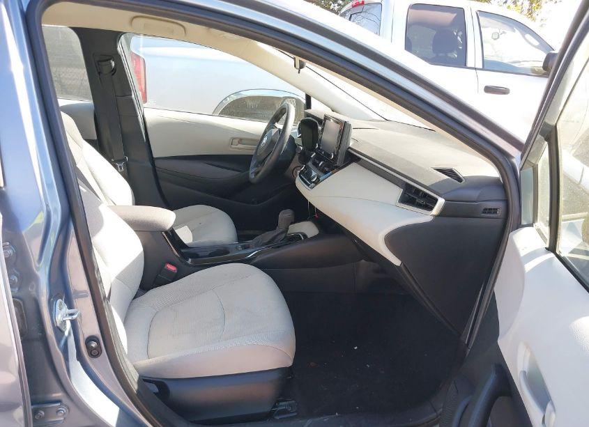 Photo 5 of 2022 Toyota Corolla LE (VIN 5YFEPMAE1NP372978)