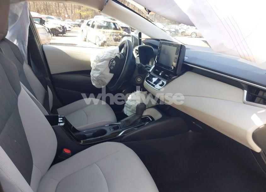 Photo 5 of 2022 Toyota Corolla LE (VIN 5YFEPMAE1NP380062)