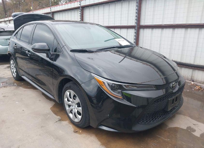 2022 Toyota Corolla LE (VIN 5YFEPMAE1NP381468) main photo