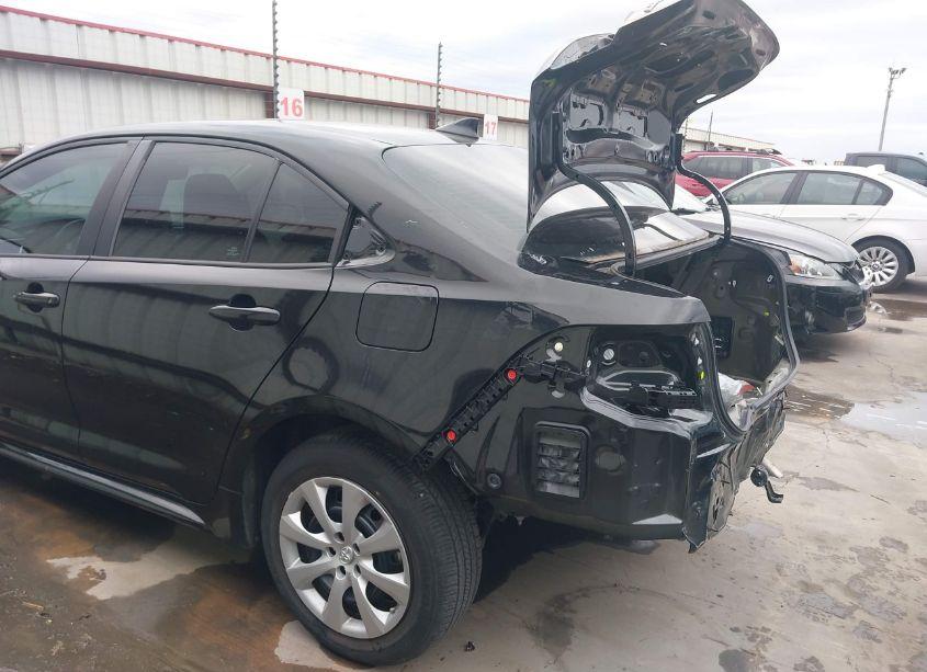 Photo 18 of 2022 Toyota Corolla LE (VIN 5YFEPMAE1NP381468)