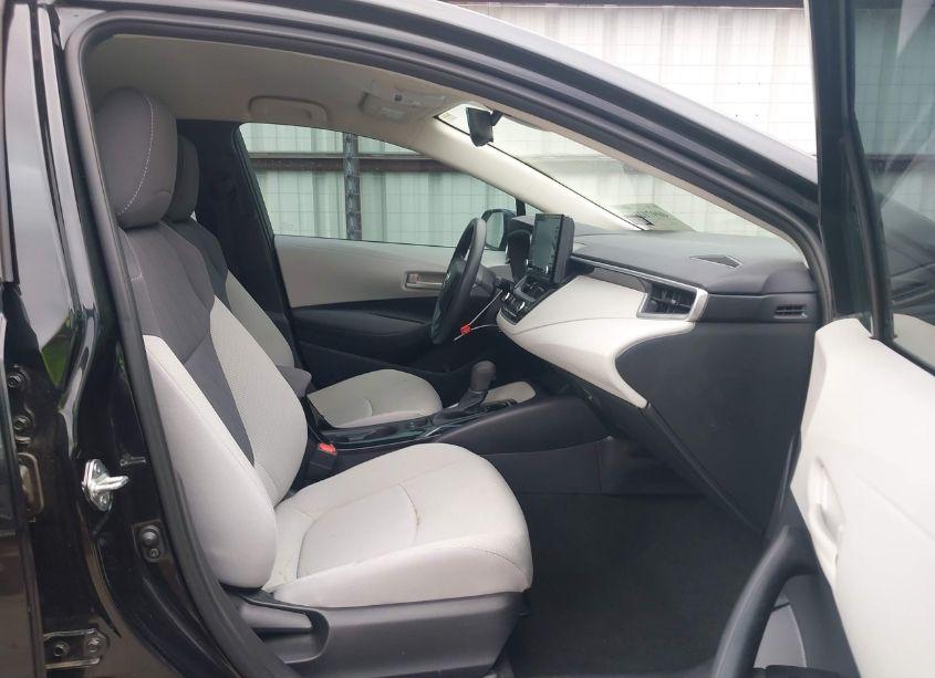 Photo 5 of 2022 Toyota Corolla LE (VIN 5YFEPMAE1NP381468)