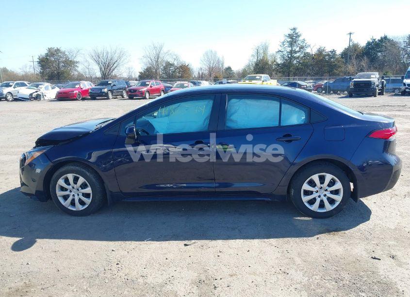 Photo 14 of 2022 Toyota Corolla LE (VIN 5YFEPMAE1NP387433)