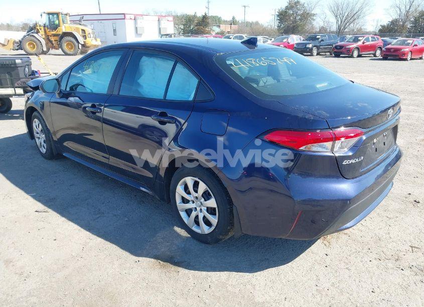 Photo 3 of 2022 Toyota Corolla LE (VIN 5YFEPMAE1NP387433)