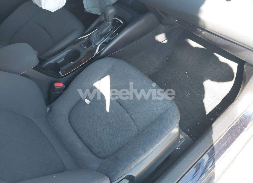 Photo 5 of 2022 Toyota Corolla LE (VIN 5YFEPMAE1NP387433)
