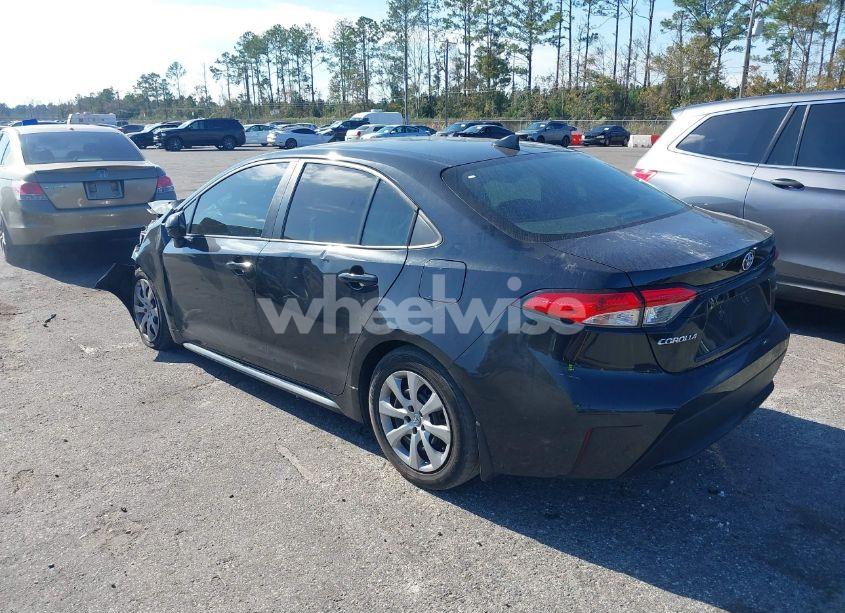 Photo 3 of 2021 Toyota Corolla LE (VIN 5YFEPMAE2MP152456)