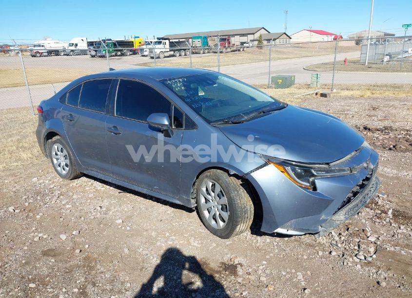 2021 Toyota Corolla LE (VIN 5YFEPMAE2MP153140) main photo