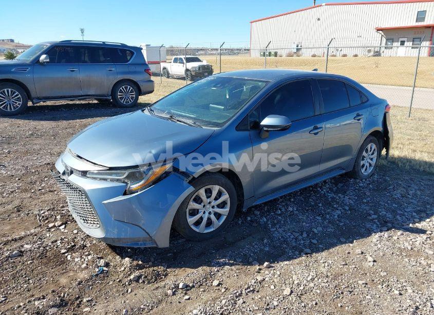 Photo 2 of 2021 Toyota Corolla LE (VIN 5YFEPMAE2MP153140)